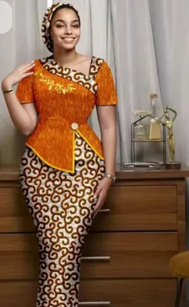 Ensemble Jupe  Orange et Broderie Dorée